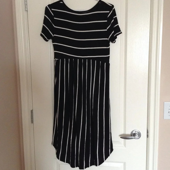 Bombom Midi Dress Size S Black White Stripes  Short Sleeve Knee Length - Picture 4 of 7